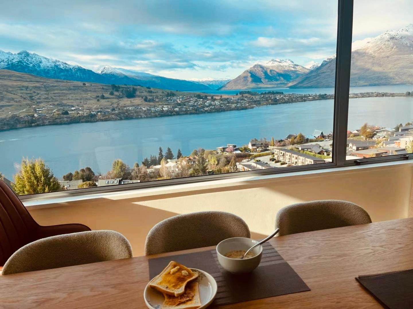 Ming'S Lakeside Goldleaf Suites Queenstown Buitenkant foto