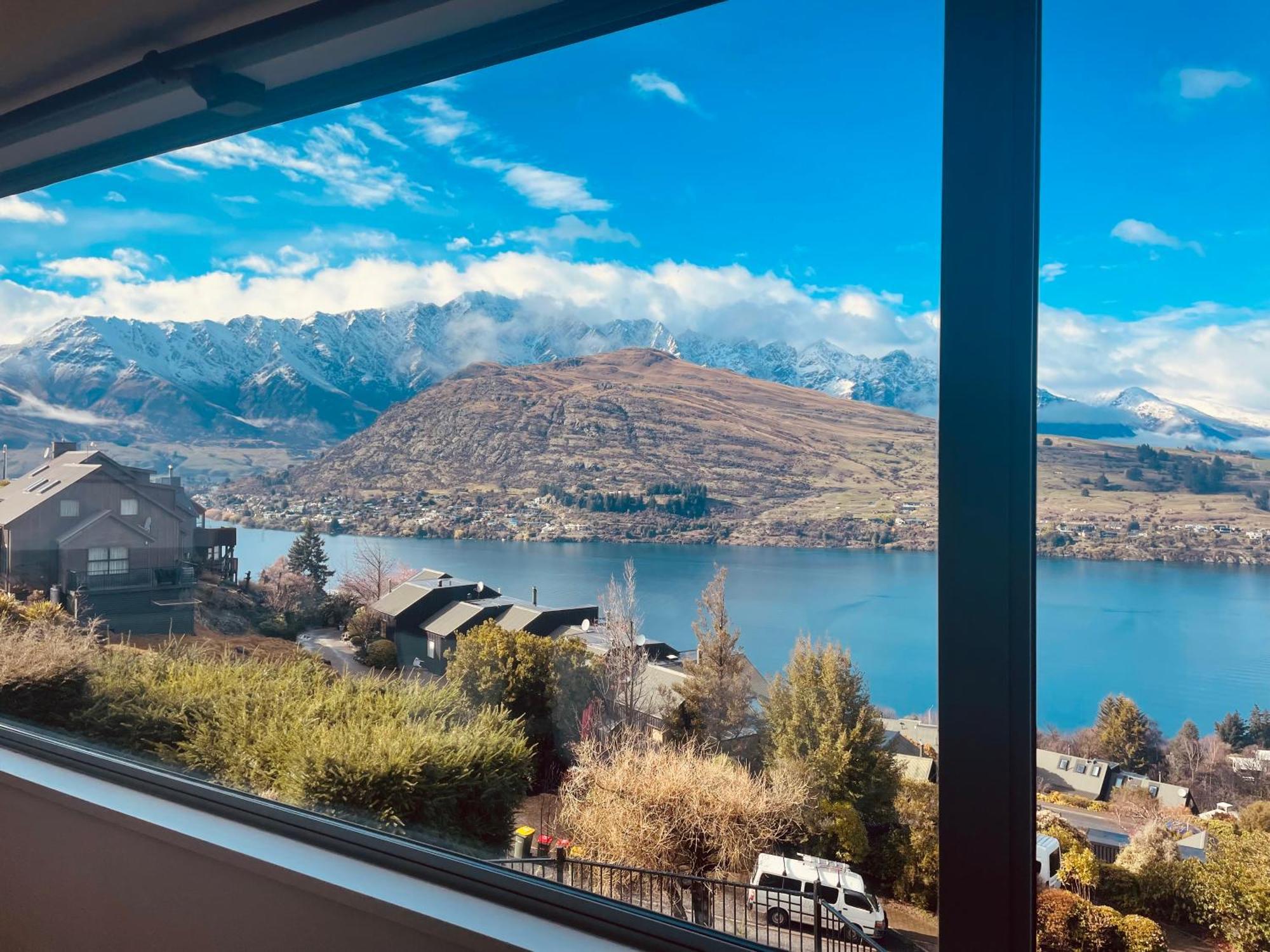 Ming'S Lakeside Goldleaf Suites Queenstown Buitenkant foto