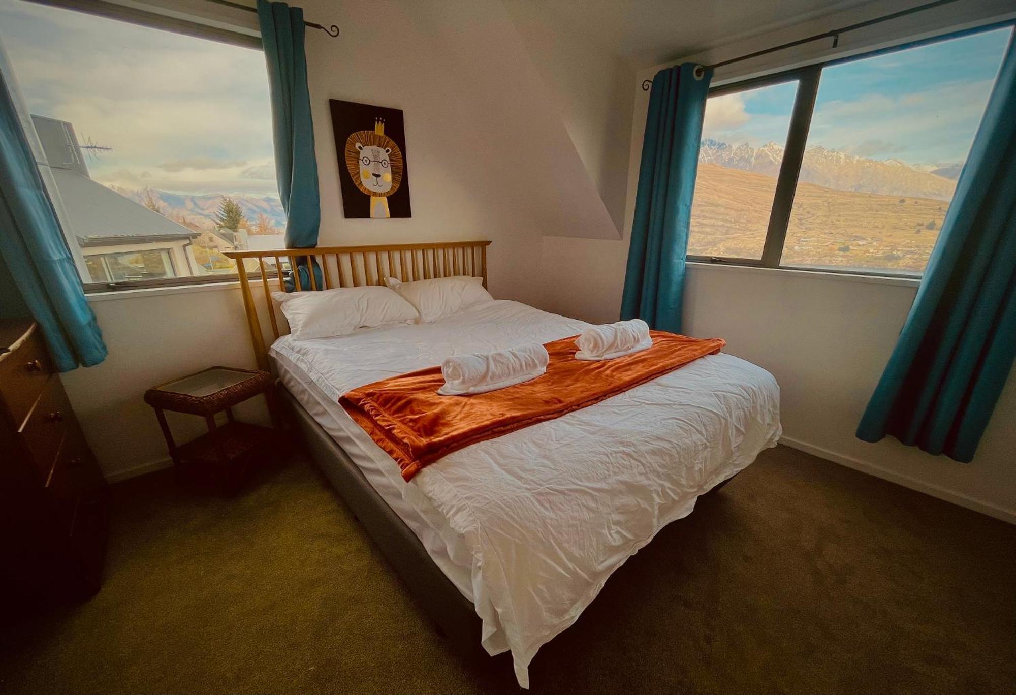 Ming'S Lakeside Goldleaf Suites Queenstown Buitenkant foto