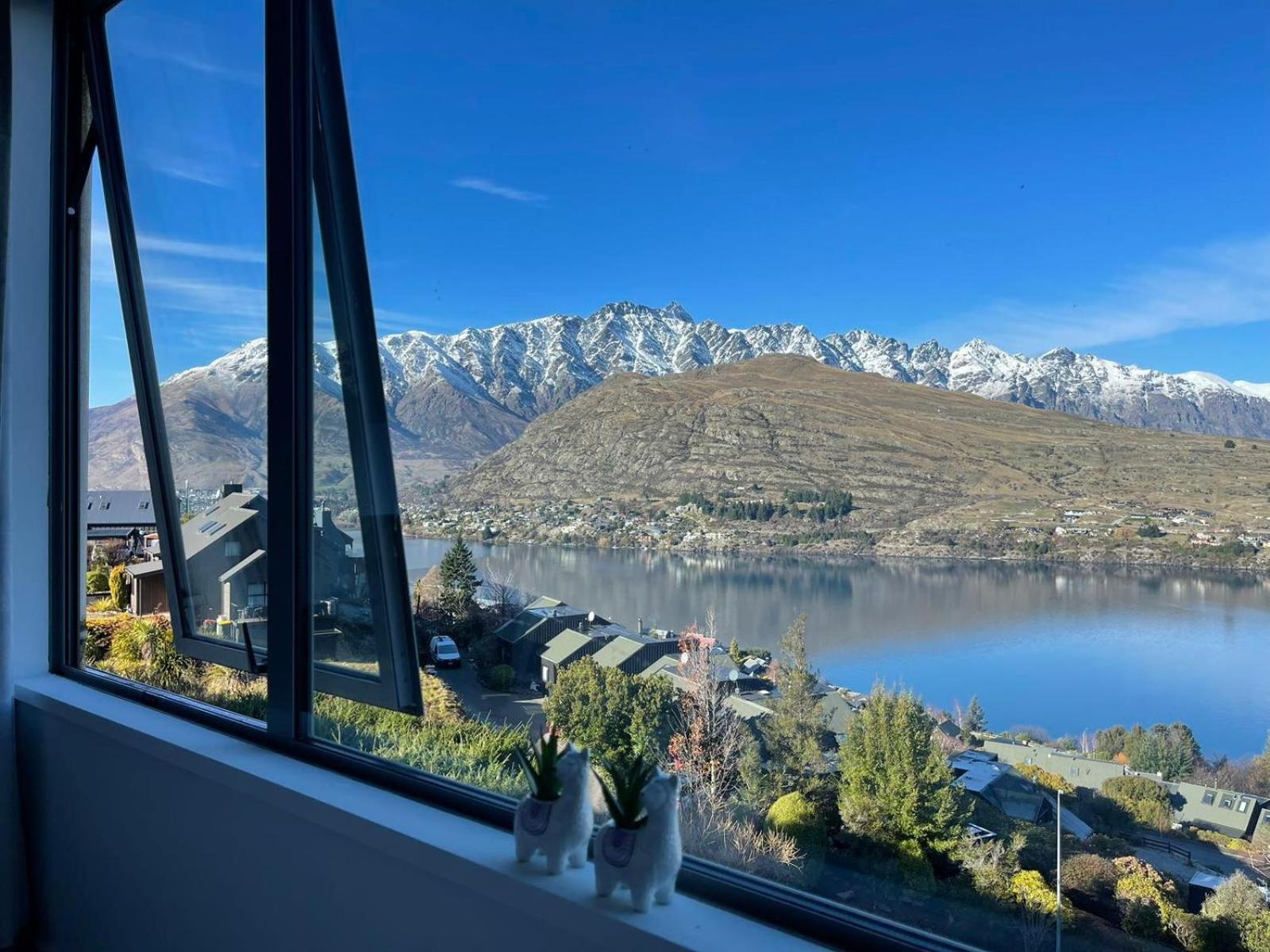 Ming'S Lakeside Goldleaf Suites Queenstown Buitenkant foto